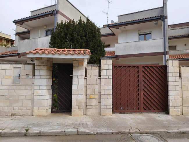 Casa Indipendente in vendita a Brindisi