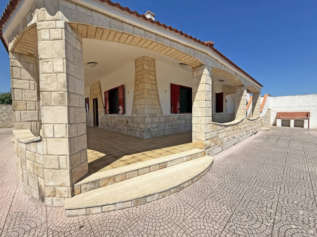 Villa singola in vendita a Brindisi