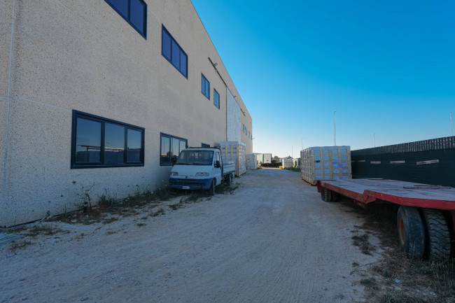 Capannone Industriale in vendita a Brindisi