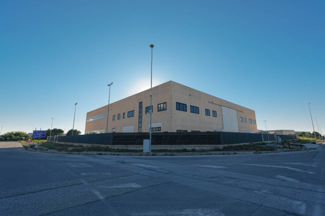 Capannone Industriale in vendita a Brindisi