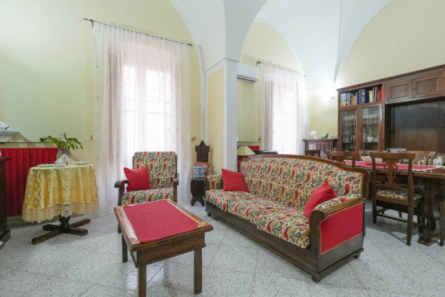  for sale in San Michele Salentino