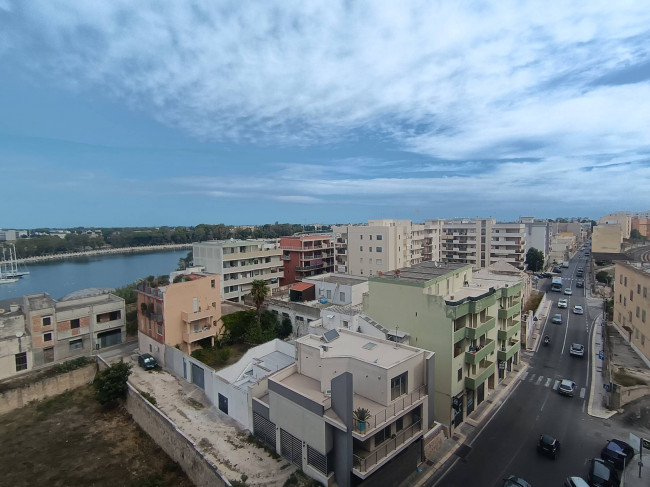 Appartamento in affitto a Brindisi