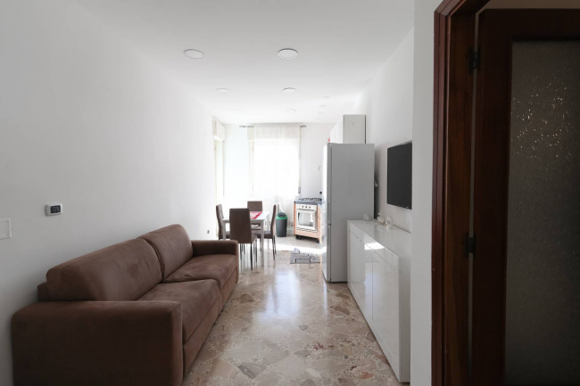  for rent in Brindisi