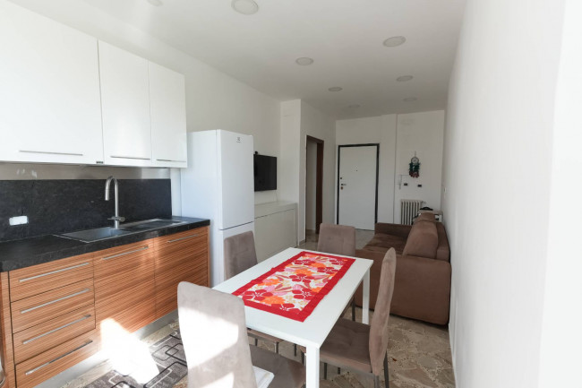  for rent in Brindisi