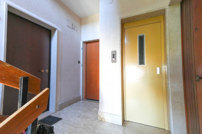  for rent in Brindisi