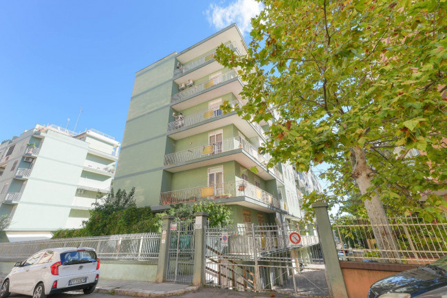  for rent in Brindisi