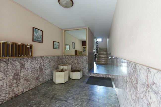  for rent in Brindisi