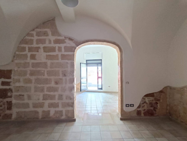 Locale Commerciale in affitto/vendita a Brindisi