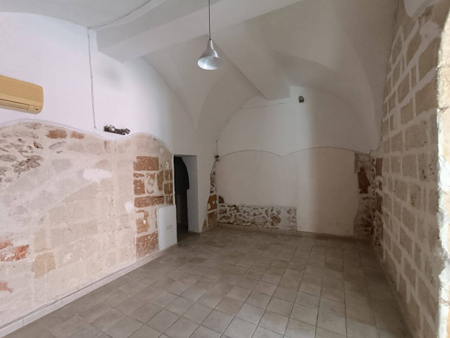 Locale Commerciale in affitto/vendita a Brindisi