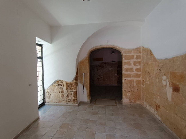 Locale Commerciale in affitto/vendita a Brindisi