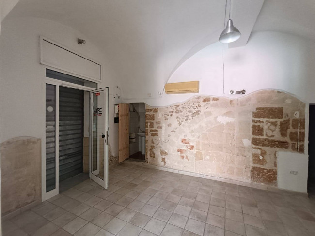 Locale Commerciale in affitto/vendita a Brindisi