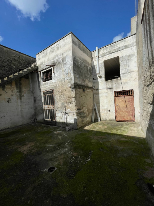 Locale Commerciale in vendita a Mesagne