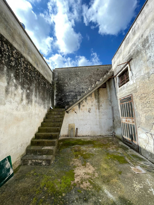 Locale Commerciale in vendita a Mesagne