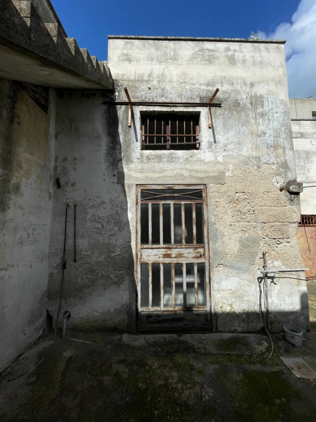 Locale Commerciale in vendita a Mesagne