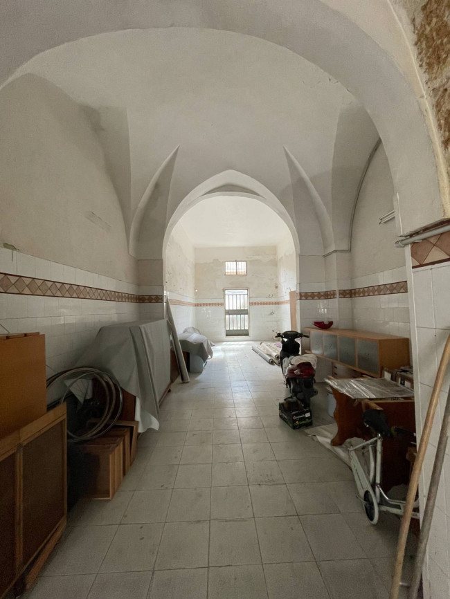 Locale Commerciale in vendita a Mesagne