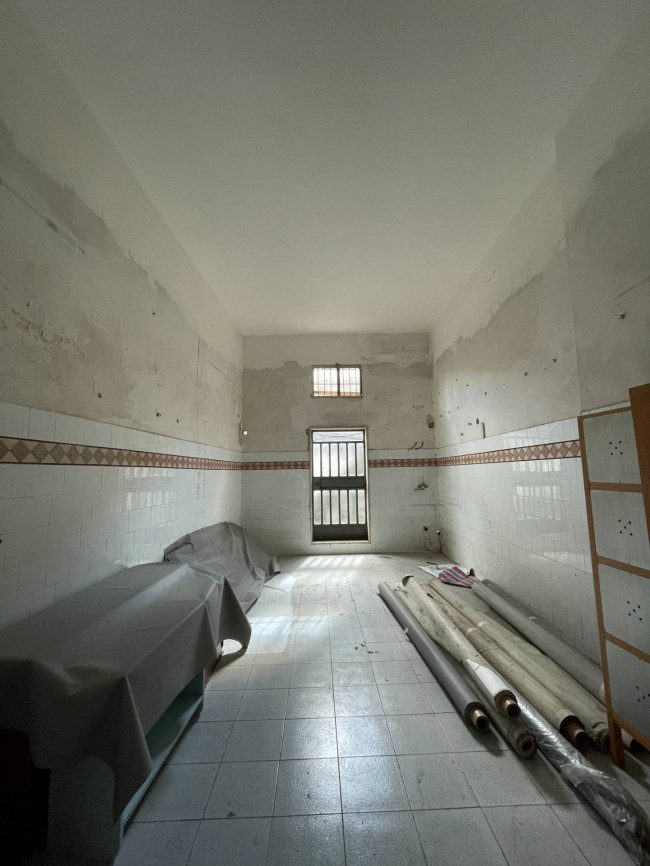 Locale Commerciale in vendita a Mesagne