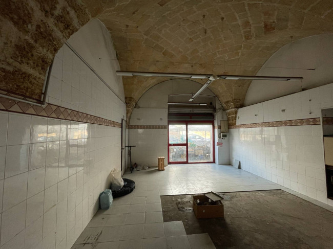 Locale Commerciale in vendita a Mesagne