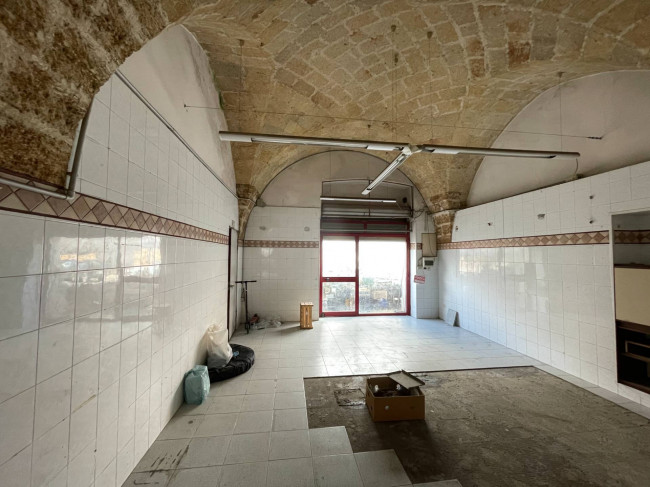 Locale Commerciale in vendita a Mesagne