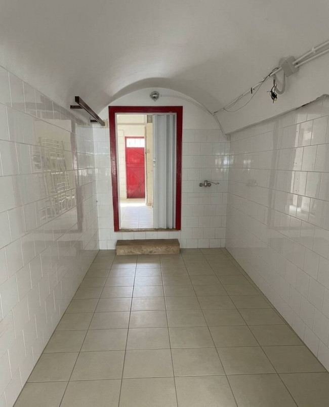 Locale Commerciale in vendita a Mesagne