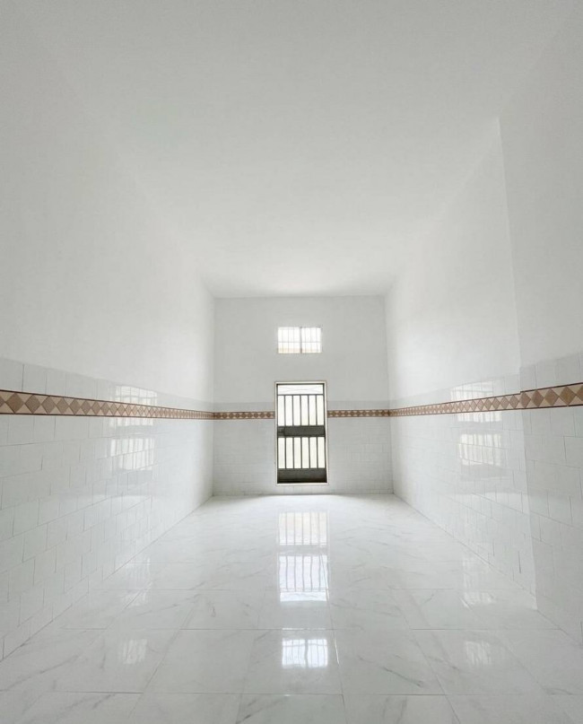 Locale Commerciale in vendita a Mesagne