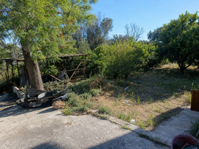  for sale in Oria