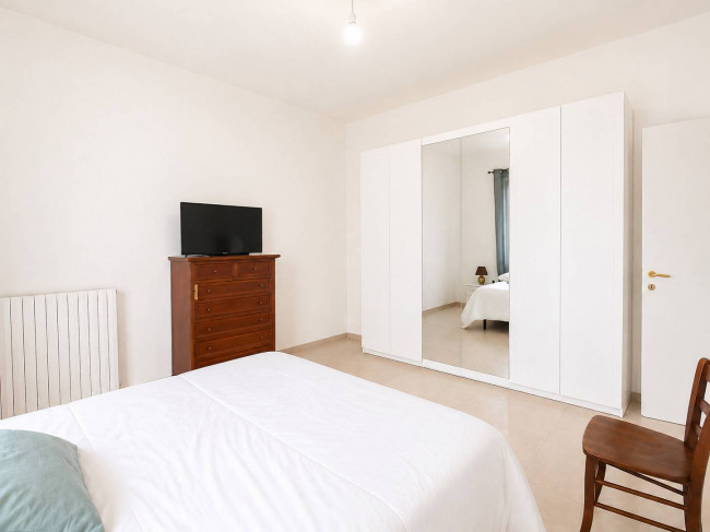  for sale in Oria