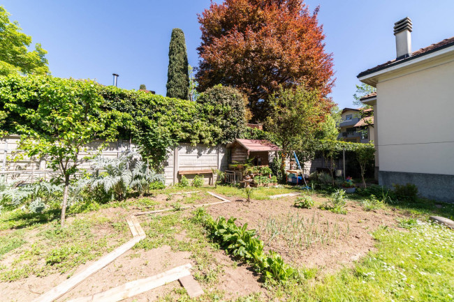 Casa indipendente in vendita a Flora, Legnano (MI)
