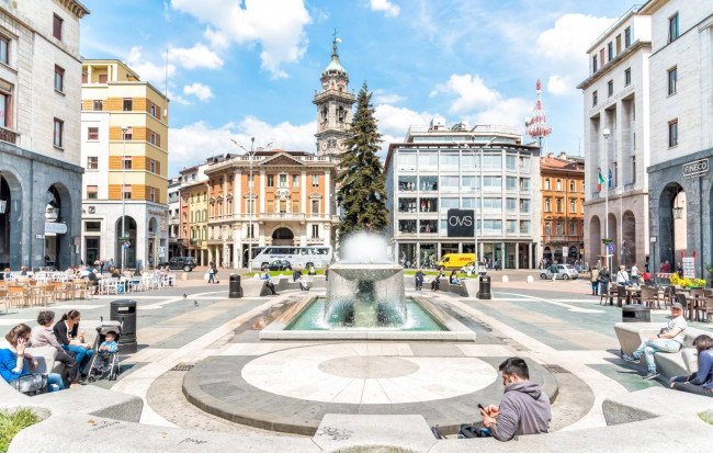 Attività commerciale in vendita a Varese