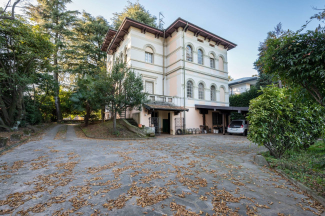 Villa in vendita a Varese