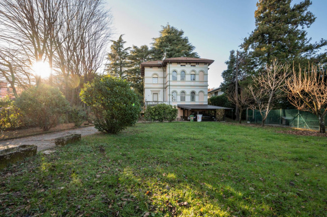 Villa in vendita a Varese