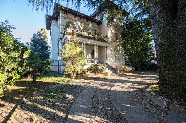 Villa in vendita a Varese