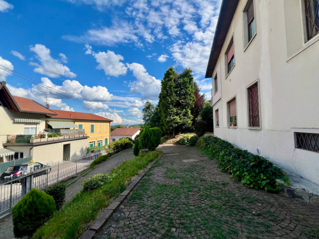 Porzione di Villetta bifamiliare in vendita a Varese