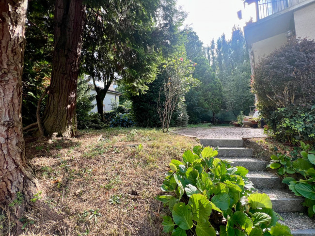 Porzione di Villetta bifamiliare in vendita a Varese