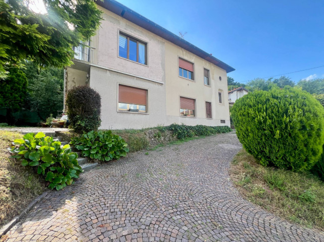 Porzione di Villetta bifamiliare in vendita a Varese