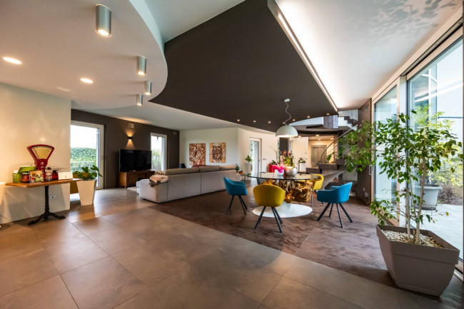 Villa in vendita a Villa Cortese