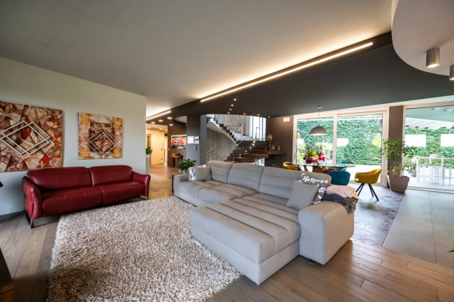 Villa in vendita a Villa Cortese