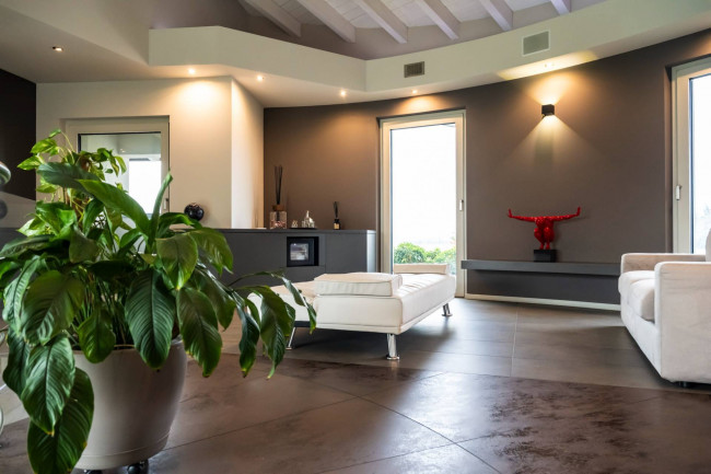 Villa in vendita a Villa Cortese