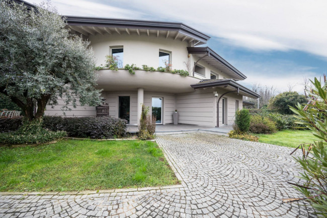 Villa in vendita a Villa Cortese