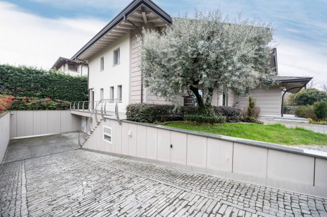 Villa in vendita a Villa Cortese