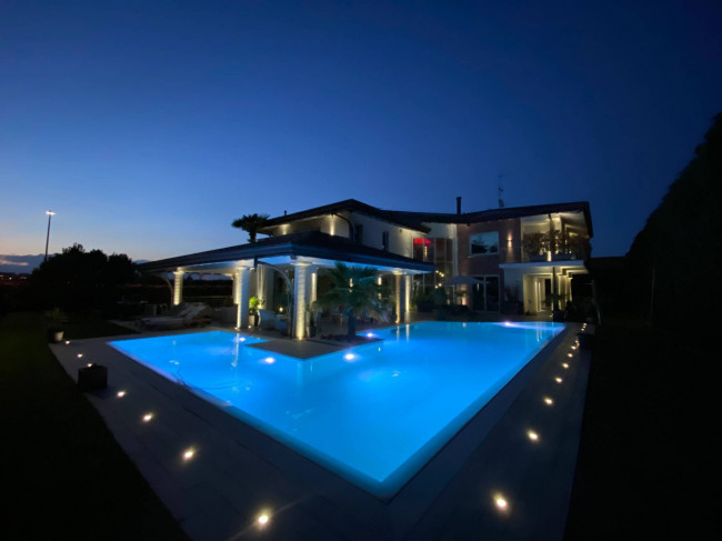 Villa in vendita a Villa Cortese