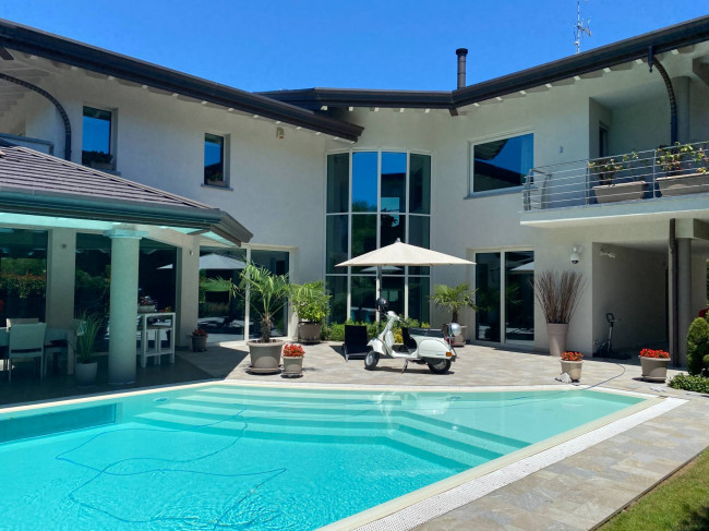 Villa in vendita a Villa Cortese