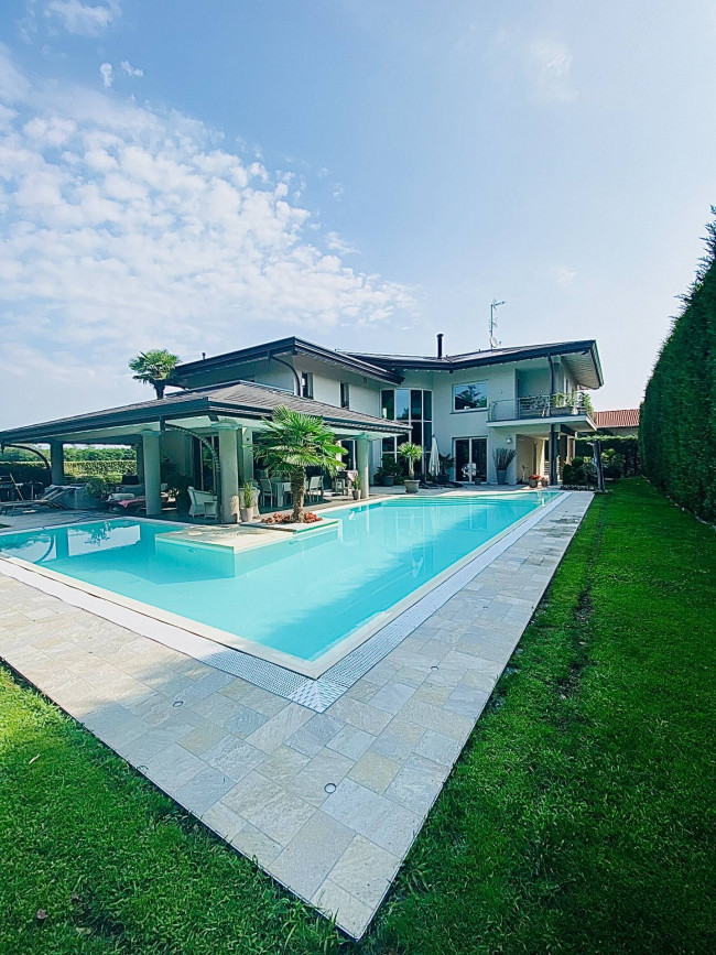 Villa in vendita a Villa Cortese