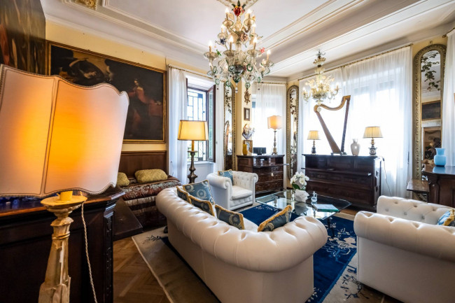 Villa in vendita a Venegono Superiore