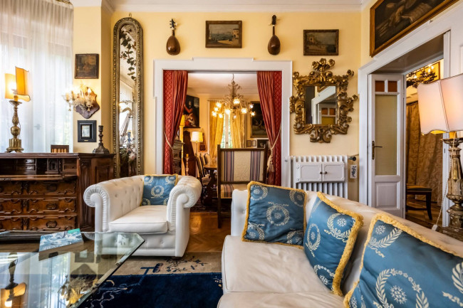 Villa in vendita a Venegono Superiore