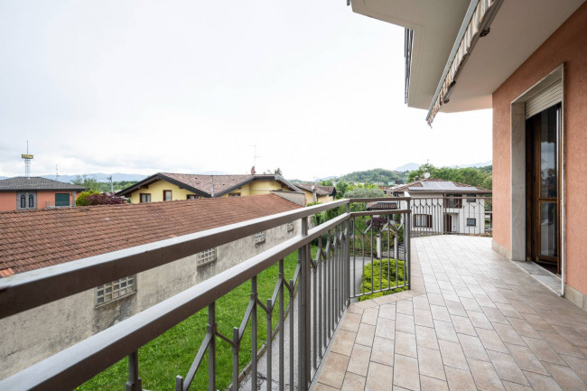 Appartamento in vendita a Gavirate