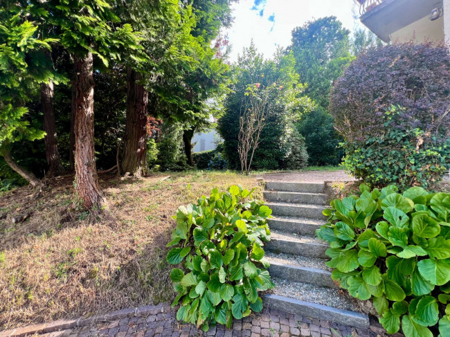 Porzione di Villetta bifamiliare in vendita a Varese