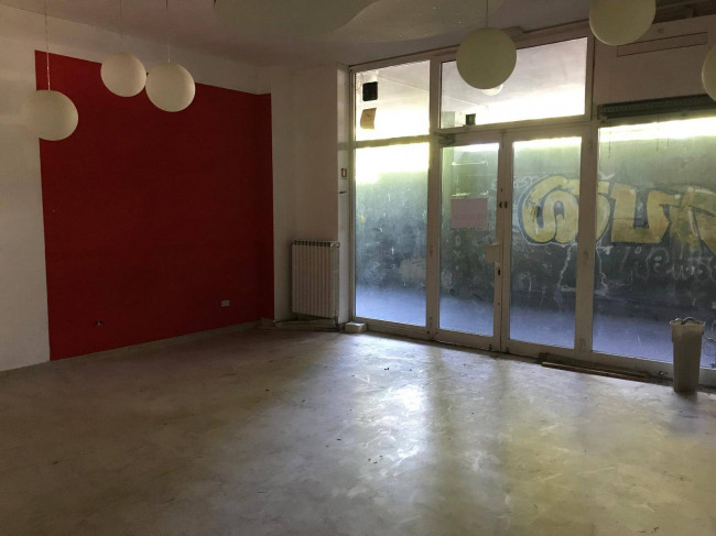 Locale commerciale in vendita a Varese