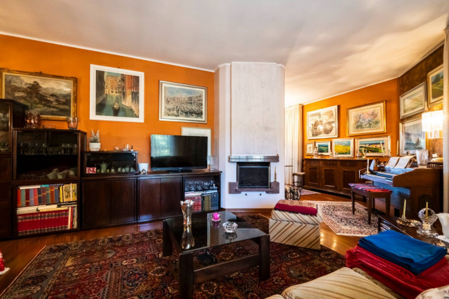 Villa in vendita a Albizzate