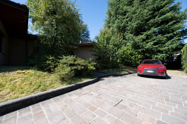 Villa in vendita a Albizzate