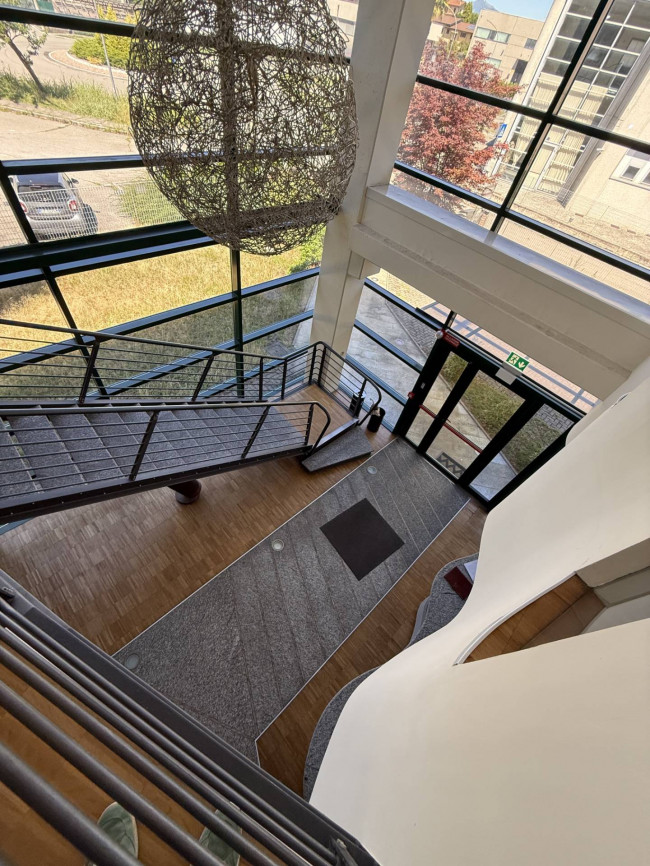 IMMOBILE INDUSTRIALE in vendita a Azzate